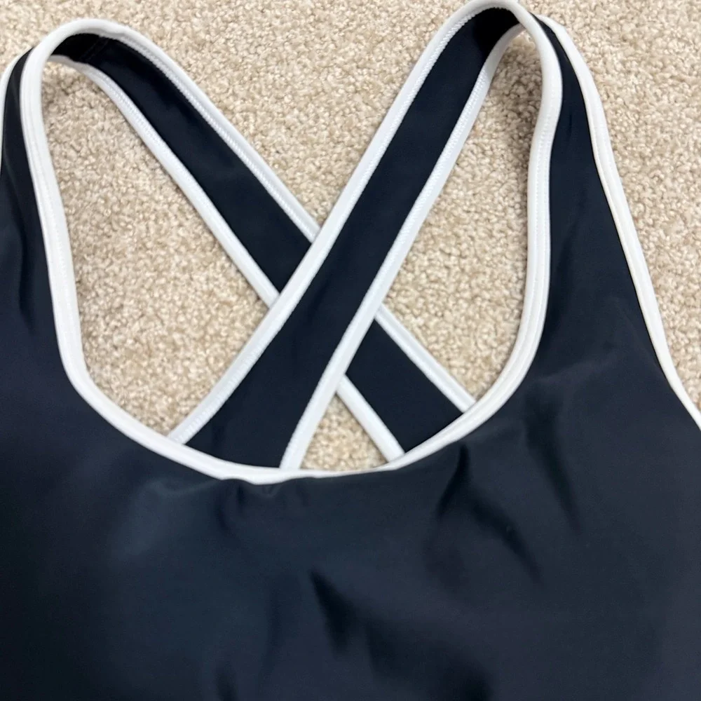 Under Armour Mid Crossback Sports Bra Womens XL Black White 1310665 HeatGear